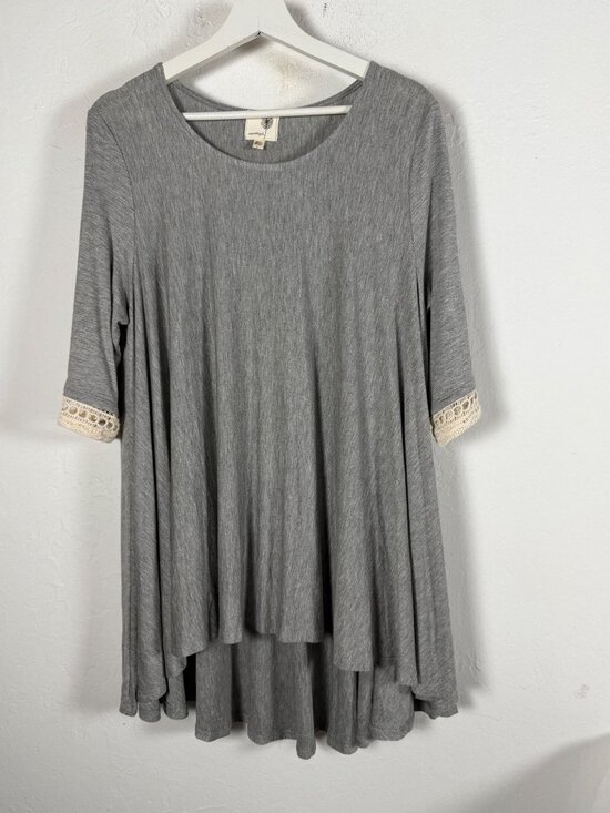 Cweleigh Tops - Everleigh Top Womens Large Gray Knit Tunic Lace Trim 3/4 Sleeve Hi Low Swing